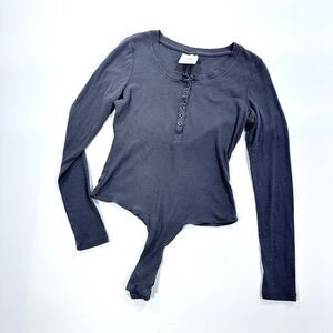 Easy standard grey button down long sleeve cotton modal scoop neck bodysuit M